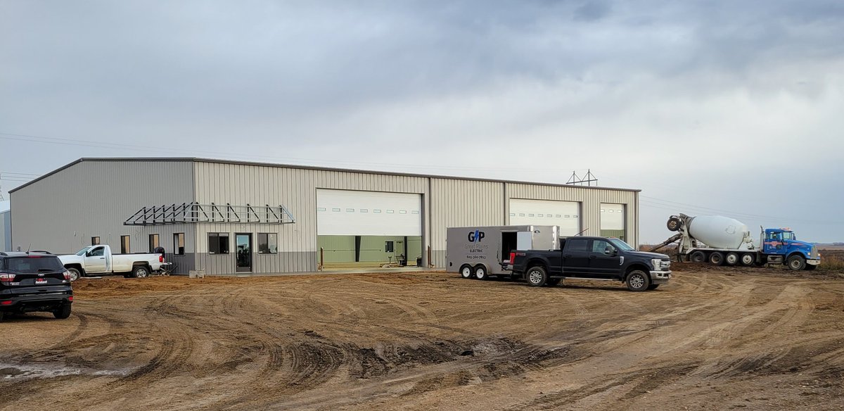 InnovativeAgSD's tweet photo. Finishing touches!  Concrete is being poured, electrical is inside, and tapers are going through the windows!  

Its never too early to give Kenny or Andy a call to get your planters lined up for plant 2022!

@weberprecision #plant22 https://t.co/wsVVmdVT41