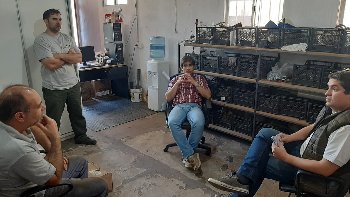 NachoPalaciosOK's tweet photo. Nos reunimos con los dueños de la industria #Axtor de nuestra ciudad,donde nos interiorzamos sobre su actividad, sus proyectos y los desafíos de las pymes en nuestro país. #Juntos https://t.co/H4aeq9ghBx
