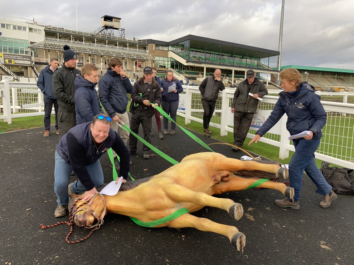 Medical & veterinary annual training with all the teams @NewcastleRaces #WeareRacing #RacingStaffWeek @Racingwelfare with @AlnorthumbriaEq & ScottMitchell