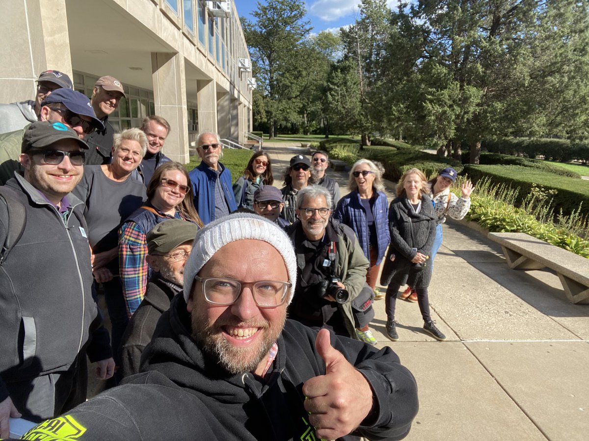ForgottenChi's tweet photo. We had great turnout for our #ForgottenChicago walking tour w/ @docomomoChicago last week along Peterson Avenue 🚶‍♂️ https://t.co/nO7RuzuUEq