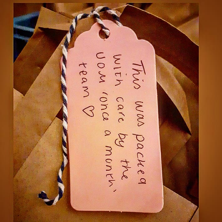 CharlotteChilvs's tweet image. Thank you so much to #UoMOnceAMonth for their donation of 40 care packs 💛
Each pack contains shower gel/wipes, period products and chocolate, and will be going to @PankhurstCentre 💛

#ThankYou #GiveLocalHelpLocal #SpreadKindness #PeriodPoverty @thehygienebank