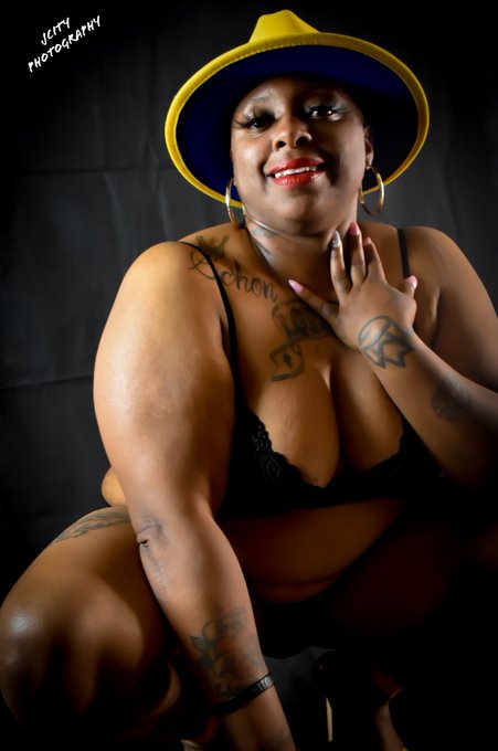 4 pic. #jcityphotography #bbw #blackgirlmagic #blackisbeautiful #catalogmodel #model #plussizefashion