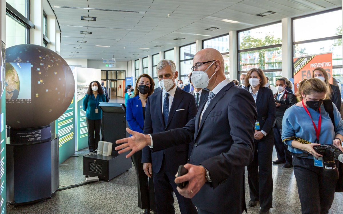 On behalf of Executive Secretary <a href="/_RobFloyd/">_RobFloyd</a> I was pleased and honored to present #CTBTO activities &amp; technical features of the #CTBT International Monitoring System to Austrian Foreign Minister <a href="/LinhartBMEIA/">Michael Linhart</a> and to thank him &amp; our Host Country #Austria for their steadfast support