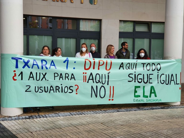 🚨 Concentraciones en las #residencias #Gipuzkoa para exigir unos ratios dignos.

➡️ labur.eus/CNnvJ

#ErresidentziakBorrokan