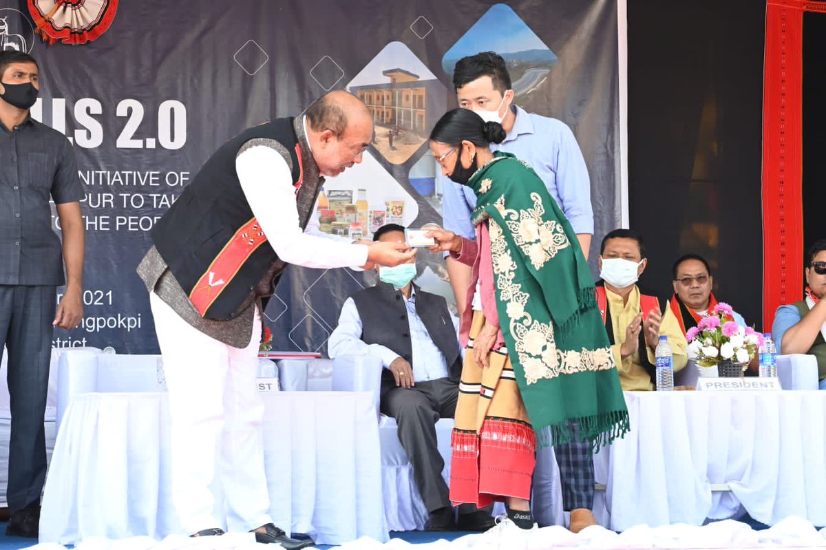 manipur_cmo's tweet photo. For the 2nd time in Kangpokpi #GotoHills 2.0 Mission of the State Government is launched today at Konsakhul by Hon'ble CM, attended by MP Leisemba Sanajaoba, Ministers, MLAs, officials of the State Government, chieftains of the Liangmai community, and a mammoth crowd. https://t.co/qNJM0qKjrW