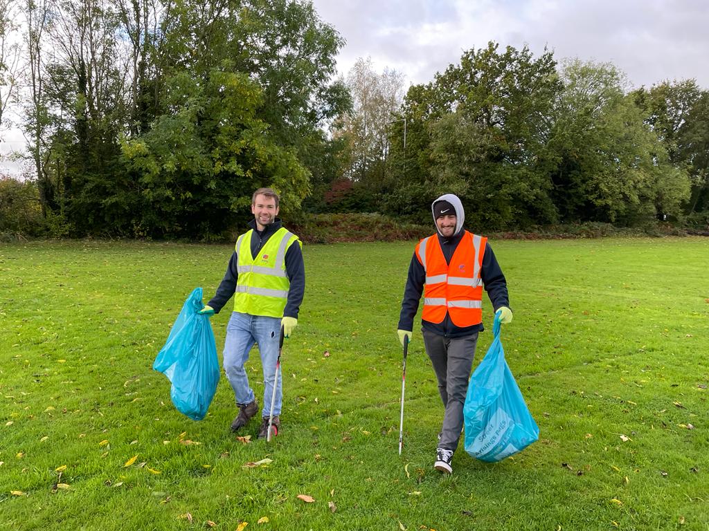 MitieLandscapes's tweet photo. A fantastic morning so far at the @mitie litter pick in Manchester. People from @MitieLandscapes @MitieSecurity and Technical Services volunteering their time.

#BigMitieLitterPick | #GivingBack | #SocialValue https://t.co/JRnoi5cLi7