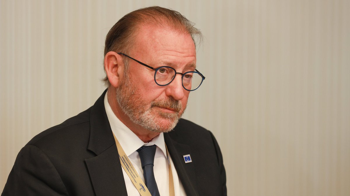 Председатель СФ Валентина Матвиенко провела встречу с Председателем Парламентской Ассамблеи Совета Европы Хендриком Дамсом.
<a href="/CoE_ru/">Совет Европы</a>
council.gov.ru/events/news/13…