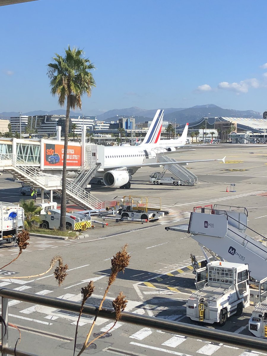 pguillou42's tweet photo. Take off 🛫pour #M05FCA 20H30 sur @beinsports_FR avec #FloMartin https://t.co/B3khElcHsp