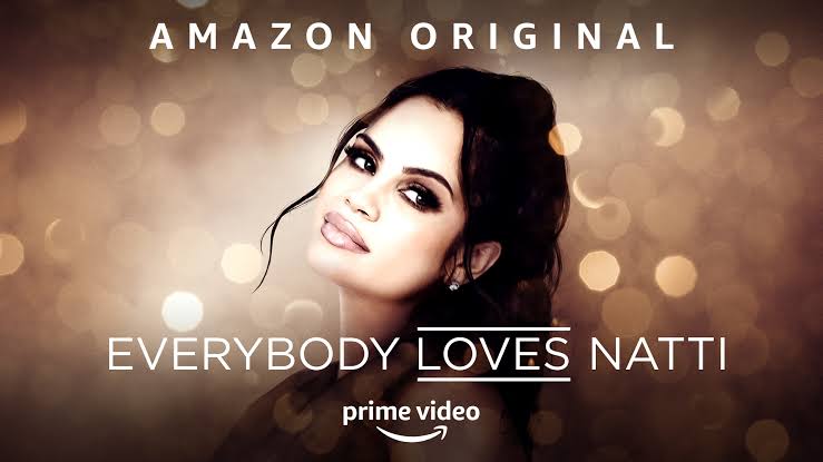 CliqueEspanhol's tweet photo. Os fãs de Natti Natasha devem estar ansiosos para conferir seu novo projeto. "Everybody Loves Natti", a serie documental da cantora, que terá seis episodios, estreia dia 19 de novembro no serviço de 'streaming' Amazon Prime Video. Confiram o trailer: https://t.co/LVTLrfRWWY https://t.co/6m6qsXJjrx