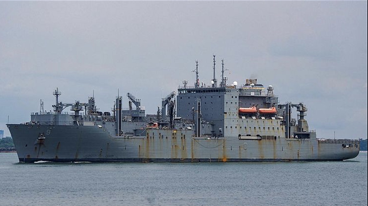 WarshipCam's tweet photo. USNS Matthew Perry (T-AKE-9) Lewis and Clark-class dry cargo ship off of Singapore - October 22, 2021 #usnsmatthewperry #take9
* photo courtesy of Instagram user Straitssights https://t.co/1O6N1Yzod8