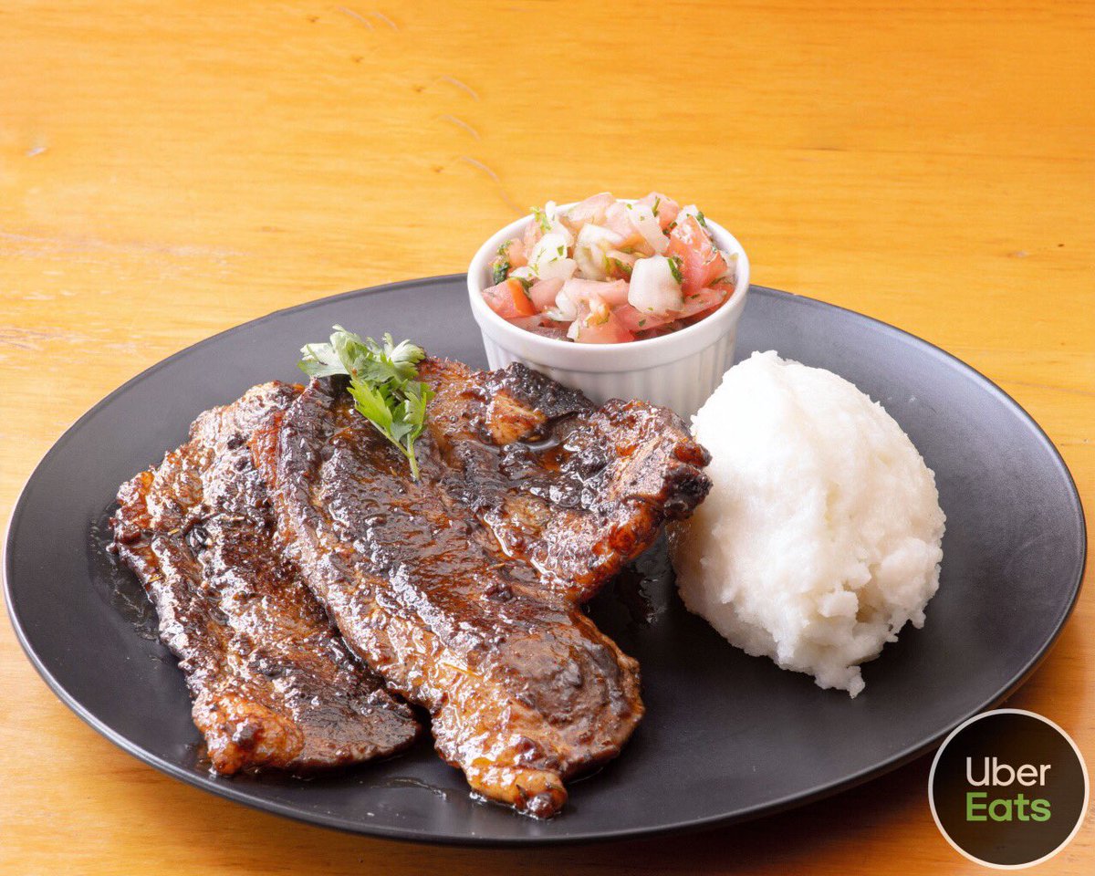 EatTheChef1's tweet photo. It’s Friday !! &amp; There couldn’t be a better time then now to have Pap &amp; Steak or Wings &amp; Chips at Eat The Chef 🥩🍗

👩🏾‍🍳 @LaDivine6 

Find us on @UberEats 🇿🇦

#eatthechef #ubereats https://t.co/tq52jvgpSW