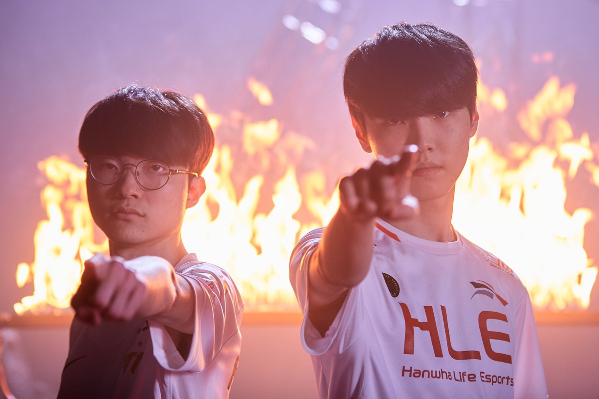 lolesports's tweet photo. FAKER vs CHOVY #Worlds2021 https://t.co/d2dA6CVLlF