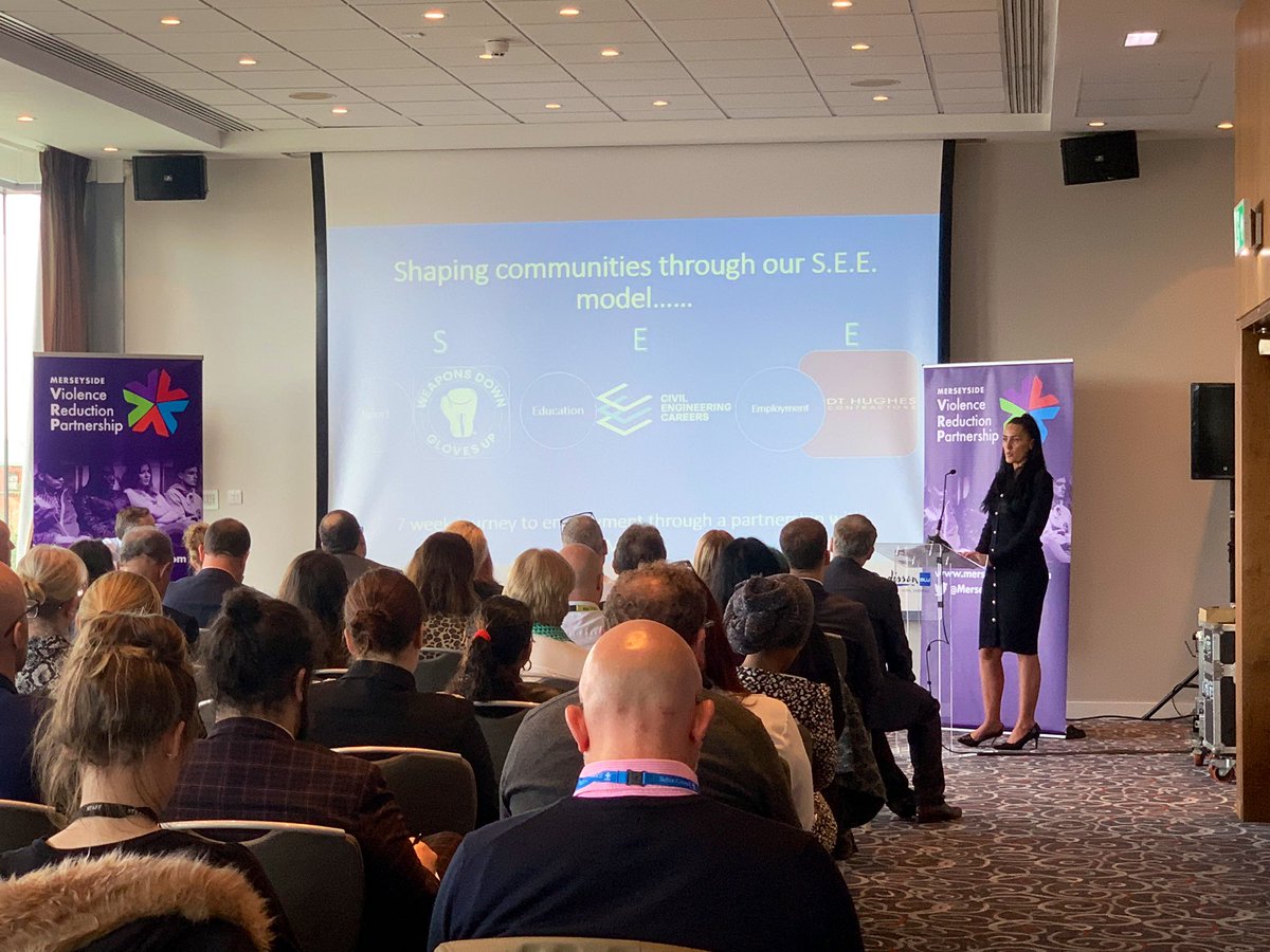 TaylorColino's tweet photo. An insightful look into ‘Weapons Down, Gloves Up’ and their work to encourage #youngpeople into employment through the S.E.E model. Presented by our @DWP lead Lance, @CECareers_UK Barbara, and @billymooreAPBD #MerseysideVRPShowcase https://t.co/LBFIOxCVm2