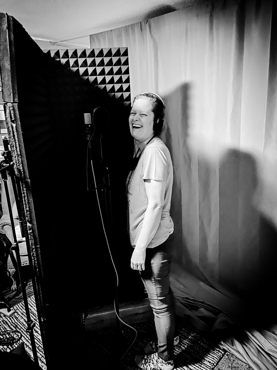lynnehanson's tweet photo. we sprinkled some @tarahellyes vocals onto a couple tracks today. DAMN this woman can SING #makingarecord 🤩🎤❤️🎶🐼 https://t.co/YmUJe2uxeG
