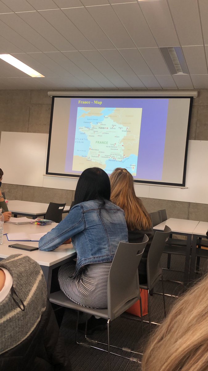 Rebeccaxlynn16's tweet photo. Ending week 5 with a Global Travel Destinations class on Tourism in Europe! #France #globaltraveldestinations @UlsterBizSchool @UlsterUni https://t.co/ljMsEHxG1z