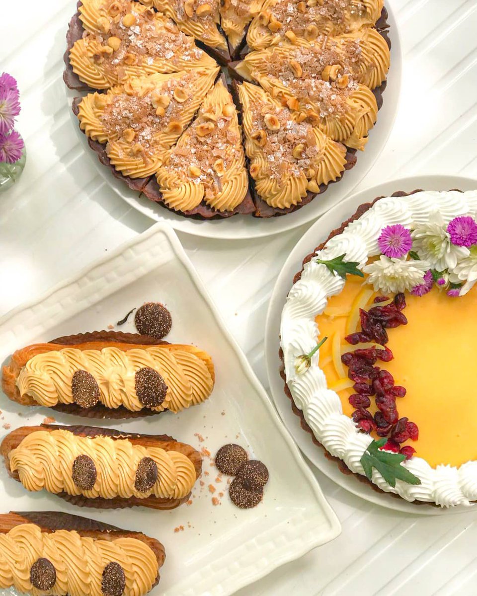 MoobinPakin's tweet photo. #Conkey's Bakery: Delicious pastries & croissants.
📍Ekkamai 22, Bkk
Opens Tues-Sunday, 9-5pm
Must-Try: Signature: Meat Pie
Special: Chicken pie & Chunky pie
Caramel Choc Tart
Passion Lime
Paris Breast
Delivery & Takeaway
@aroii @Kin24hrs #อร่อยไปแดก #อร่อยบอกต่อ #Bangkok https://t.co/b2wyC2maGS