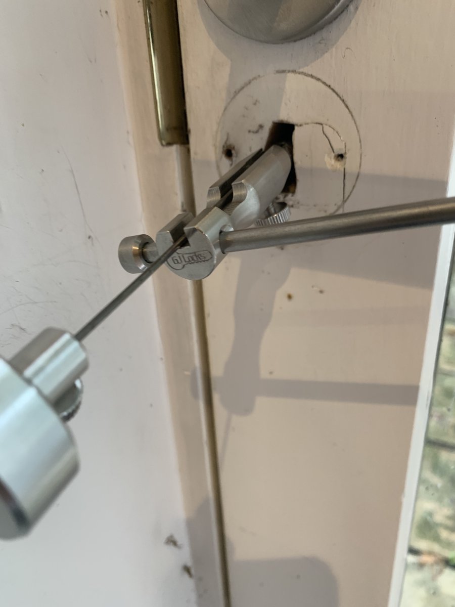 fortcoxlocks's tweet photo. Night latch fitted to door giving the peace of mind the door would lock behind them  and a mortice lock opened after a customer in #Diss #Norfolk had been left no keys to the door to his garden. Now bin day will be less of a mission and the customer can enjoy their new home. https://t.co/qKpnqlRMV6