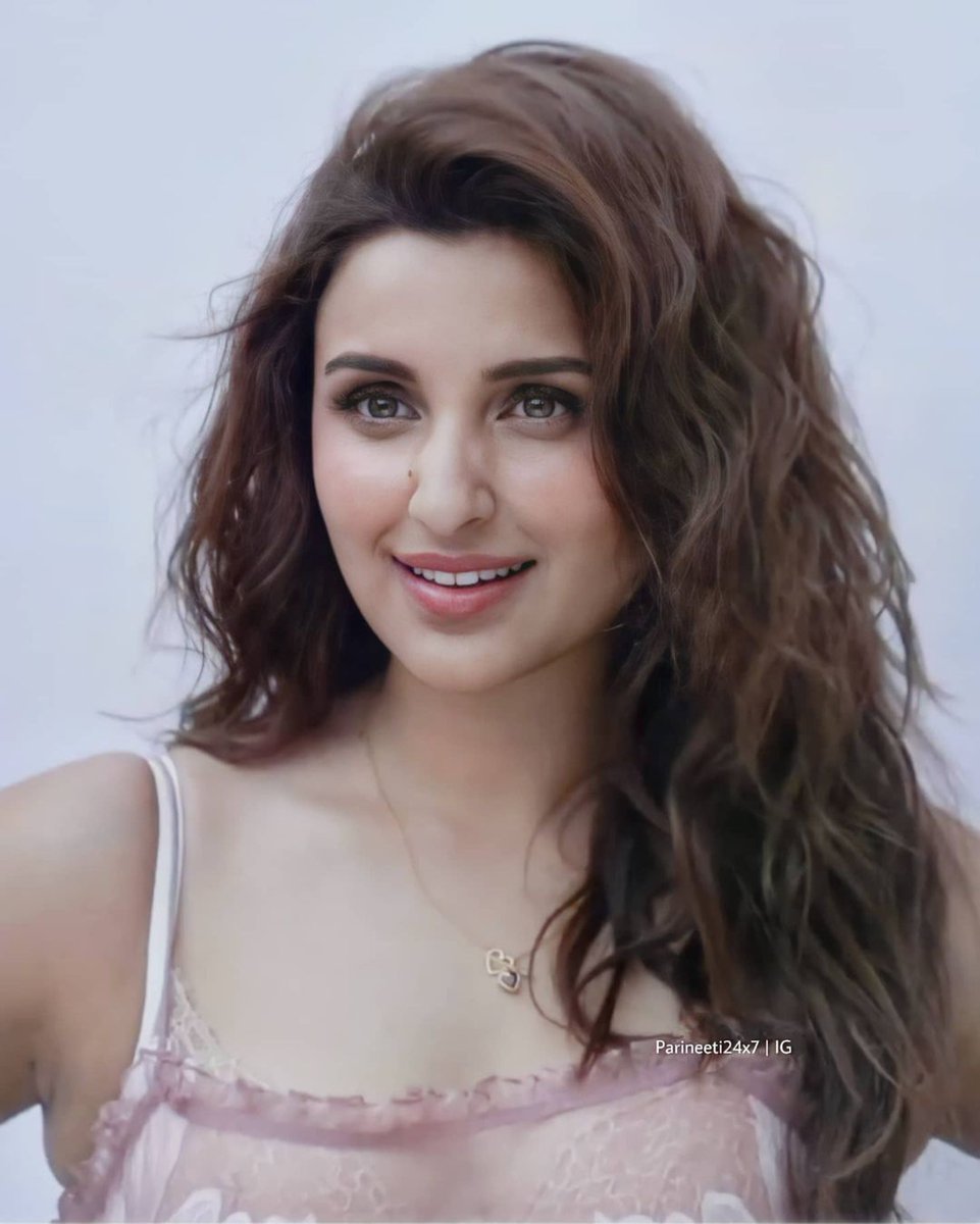 cinemaclips055's tweet photo. @ParineetiChopra @ParineetiChopra
@parineetiarjun
I'm BIGGESTTT FANNN of you #MyPari 👸🏻. Your laughing and smiling face attracts me more. I wish, you always look same like this pics.
            I wish to meet you once in my life for 5 mins, not much. I 5 mins I'll express all my feelings to you. https://t.co/T7YCh6AJck
