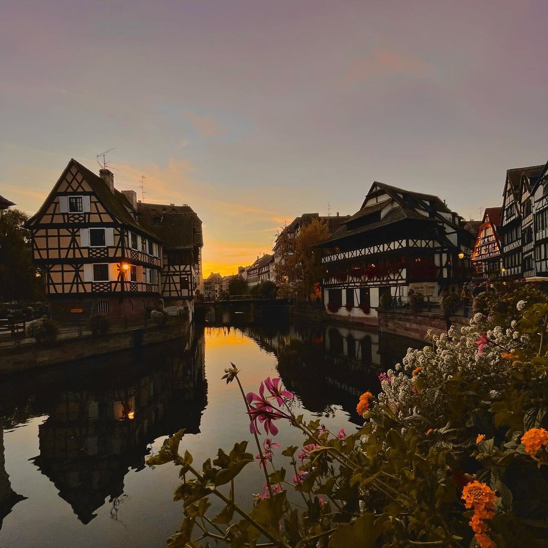 Douce soirée à la Petite France ✨

#VisitStrasbourg #Strasbourg #JeRedecouvreLaFrance #CityTrip 
©️grande_camomille
