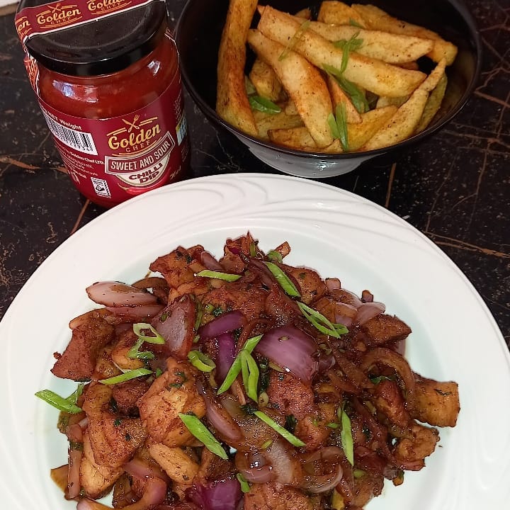 GoldenChef_ke's tweet photo. Oh! What's more yummy on your plate than Ginger flavored pork? Comes with either seasoned fries or ugali ....
Make your lunch and dinner orders with us @ 0713294848 or 0706648098.

We are Based at Roysambu https://t.co/gEXU0tAz8e