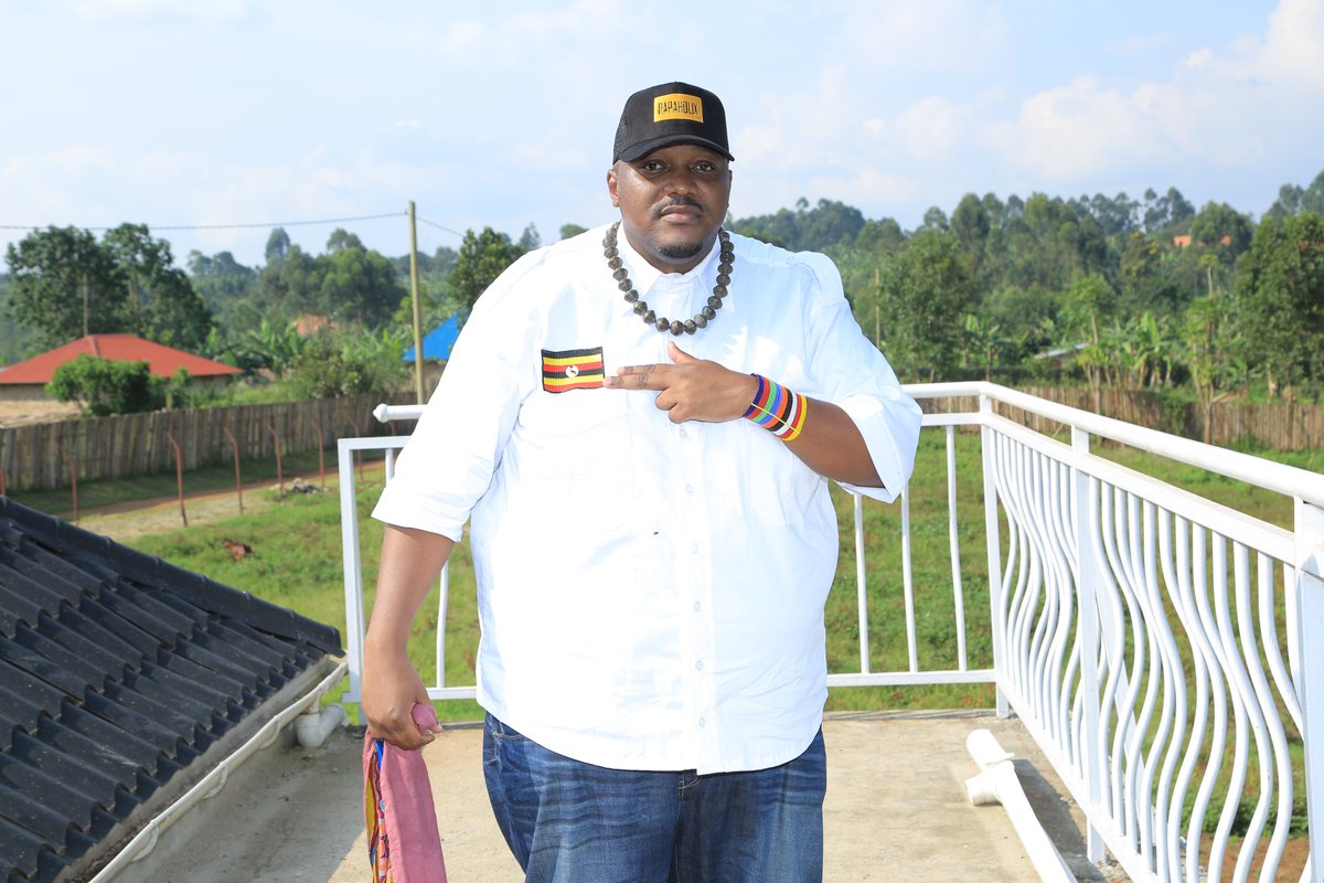TellYourStoryUg's tweet photo. Whose verse can you sing word for word?
Watch the official video of the #Welcome2ug remix by @TheMithMusic featuring @giovanikiyingi @Ebrahim_Soul_O and @agamitonny at https://t.co/x4VPSOPNXq
Produced by @tagstudiosug https://t.co/eriVDDIKAX