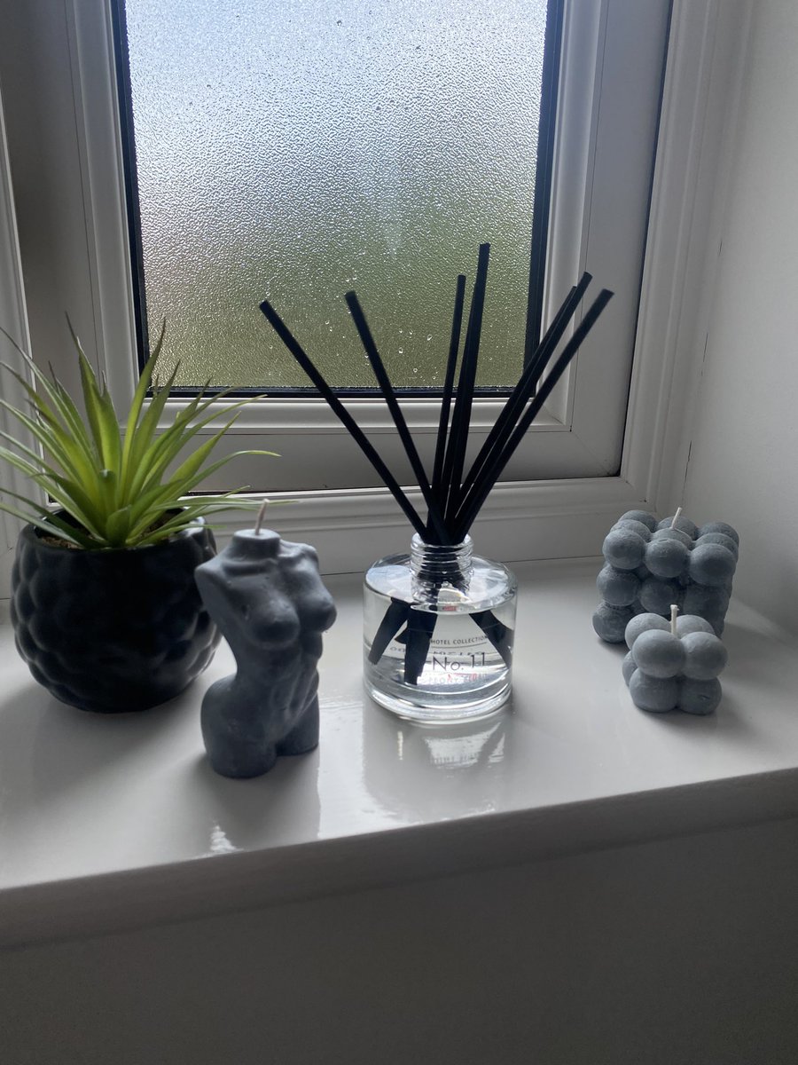 shannonrpaynex's tweet photo. I still can’t believe I’ve bought my first house! If you’re looking at buying your first home I cannot recommend @AsterGroupUK @AsterGroupUK enough. The overall support and outstanding customer service was second to none. Smooth process and the best team 😄🖤 https://t.co/6wIRUBocMo
