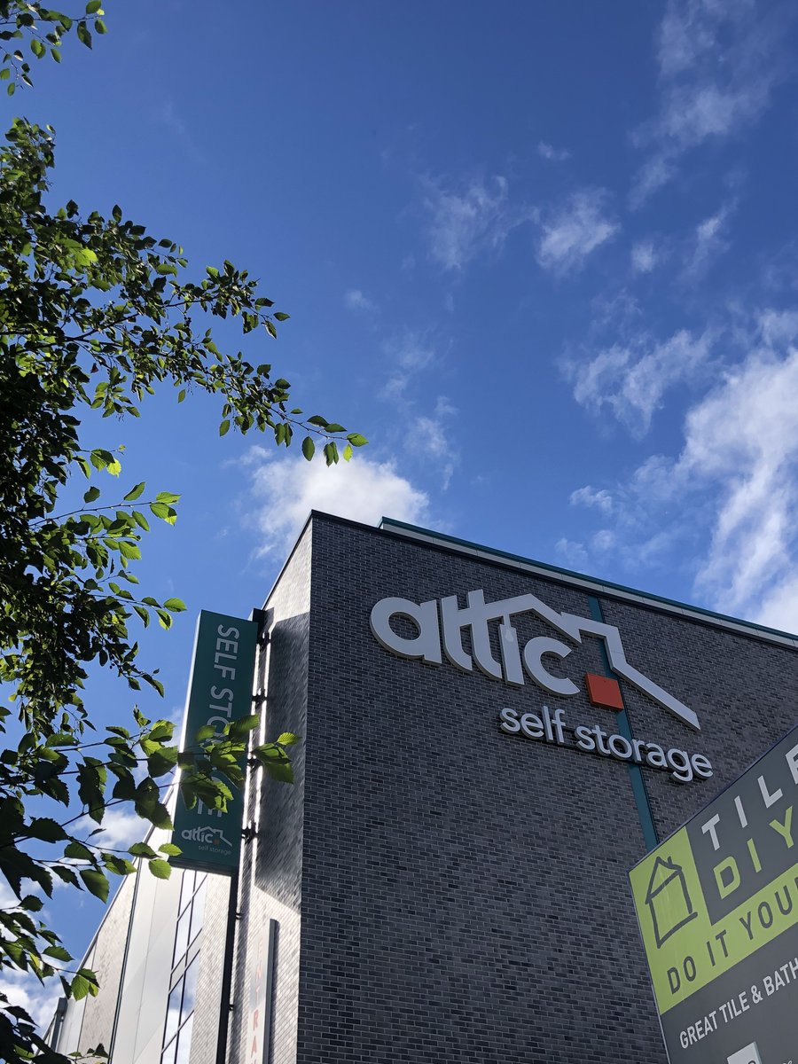 AtticStorage's tweet photo. It's a Happy Fri-YAY at Attic! ๐งก
How excited are you for the weekend?
#friday #fridayvibes #atticselfstorage #selfstoragelondon #store #exteriordesign #london #weekend #weekendvibes #Friyay https://t.co/LfjXzXTPN7