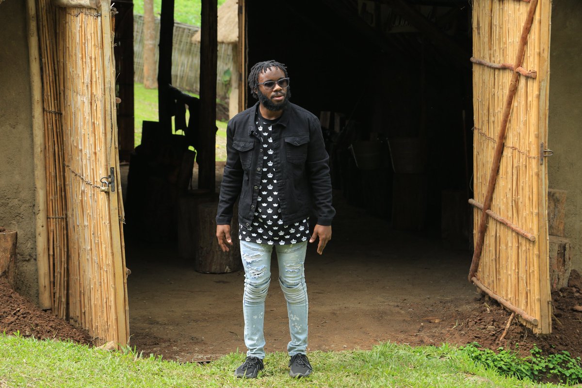 TellYourStoryUg's tweet photo. Whose verse can you sing word for word?
Watch the official video of the #Welcome2ug remix by @TheMithMusic featuring @giovanikiyingi @Ebrahim_Soul_O and @agamitonny at https://t.co/x4VPSOPNXq
Produced by @tagstudiosug https://t.co/eriVDDIKAX