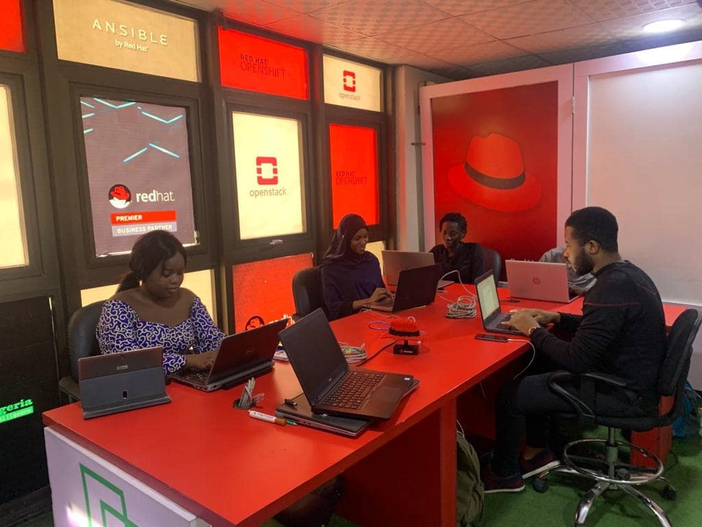 vnigeria_'s tweet photo. It's the last day of the week!

Say hello to our new intern's guys. Stay in touch with us for updates on their growth and accomplishments for the next three months.

Also, keep an eye out because the #mylinuxexperience Thursday series will start soon and you can't afford to miss https://t.co/e2V6g7AftG
