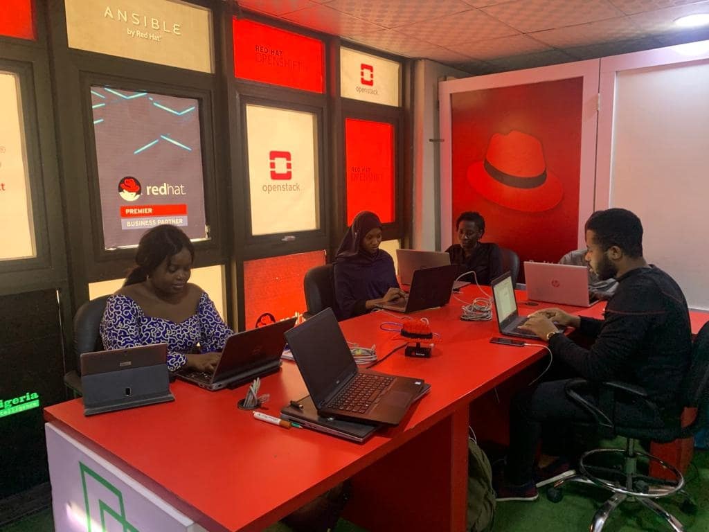 vnigeria_'s tweet photo. It's the last day of the week!

Say hello to our new intern's guys. Stay in touch with us for updates on their growth and accomplishments for the next three months.

Also, keep an eye out because the #mylinuxexperience Thursday series will start soon and you can't afford to miss https://t.co/e2V6g7AftG