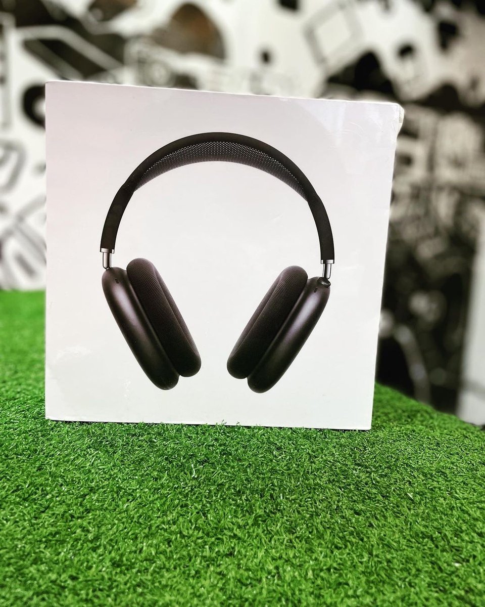 JollofGadgets's tweet photo. AirPods Max Now Available @ 295k #shopwithjollof #jollofgadgets https://t.co/nfxUHWtSDo