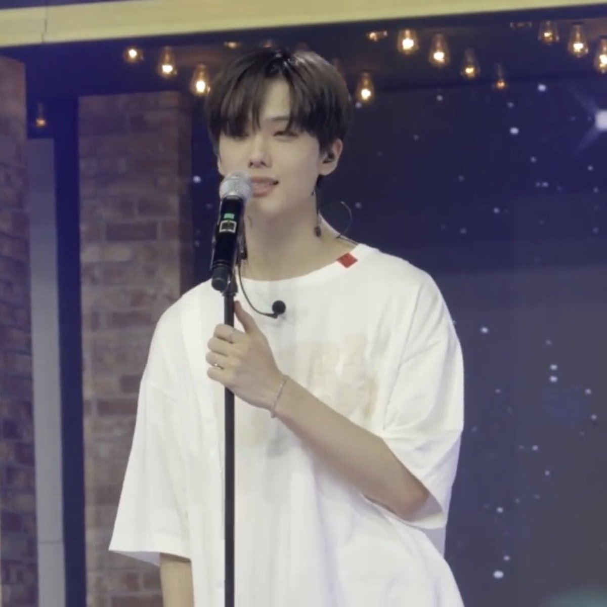 vocalist park jisung 🤍