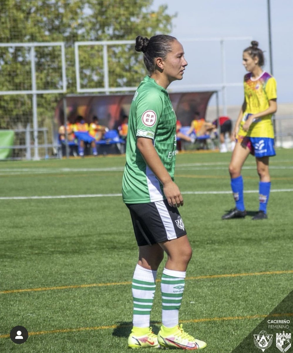 Orgullocacereno's tweet photo. 🚨 Nuestra internacional @angiecasta18 es la pichichi del equipo @CacerenoFem en este inicio de competición con 4️⃣ goles en 6️⃣ jornadas 🚨

#RetoIberdrola
#TodoAlVerde 💚 https://t.co/Iyrl5p40ho