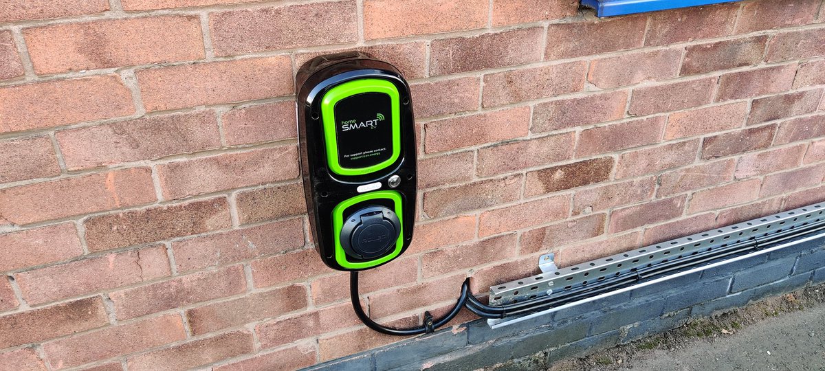 WayneAGWELEC's tweet photo. No more flex through windows for this customer. Today, we be mostly installing some electric car chargers at a commercial premises in West Bromwich.  @RolecEV #rolec #rolecev #rolecevcharger #vehiclecharger #vehiclecharging #evcharger #electricvehicles #electriccars https://t.co/hBf6P82qmN
