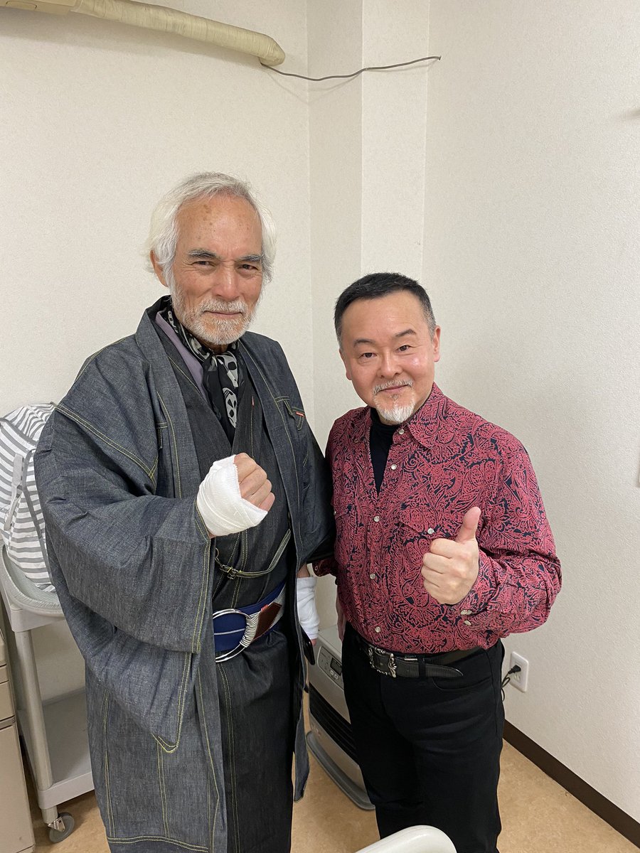 MasYoshi_Actor's tweet photo. 本日10/22(金)よりXstream46にて
「はだか拳Ω(オメガ)」配信開始‼︎
二階堂夢とのオフショットと、極山会初代総長・堀田眞三先輩&amp;二代目総長の自分というレアな2ショット‼︎
皆様、よろしくお願い致します
#Xstream46
#はだか拳Ω
#二階堂夢
#堀田眞三
#吉沢眞人
#日本統一
#極山会 https://t.co/YbH2opBg2o