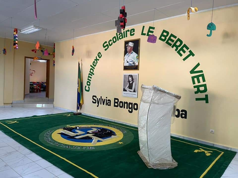 urphiaininghou3's tweet photo. Pendant que certains perdent leurs énergies sur des polémiques alambiquées, le Président de la République, S.E.M Ali Bongo Ondimba en compagnie de la Première Dame, Sylvia Bongo Ondimba  ont inauguré l'école Béret Vert ce jour. 

#LaForceDeLaNarure
#EnRoutePour2023👌 https://t.co/eR5gyed9zR
