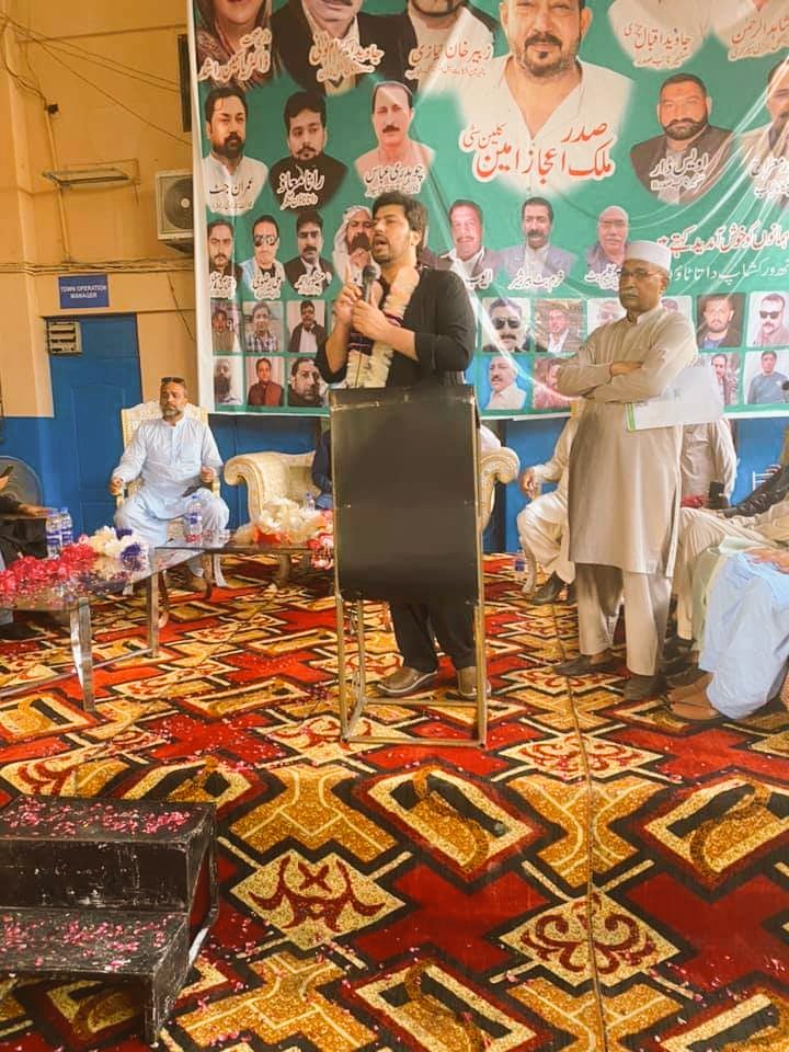 MeharAli6611's tweet photo. #LWMC #WorkerUnion
پاکستان کی خدمت کا عہد کیا
ورکر کے حقوق دلوانے کا عہد کیا
#PakistanZindabad
#PP149
@zubairniazi
@PTIofficial
@ImranKhanPTI
@hanankamboh_PTI
@KamranGillPTI https://t.co/vJPYMwJb6G