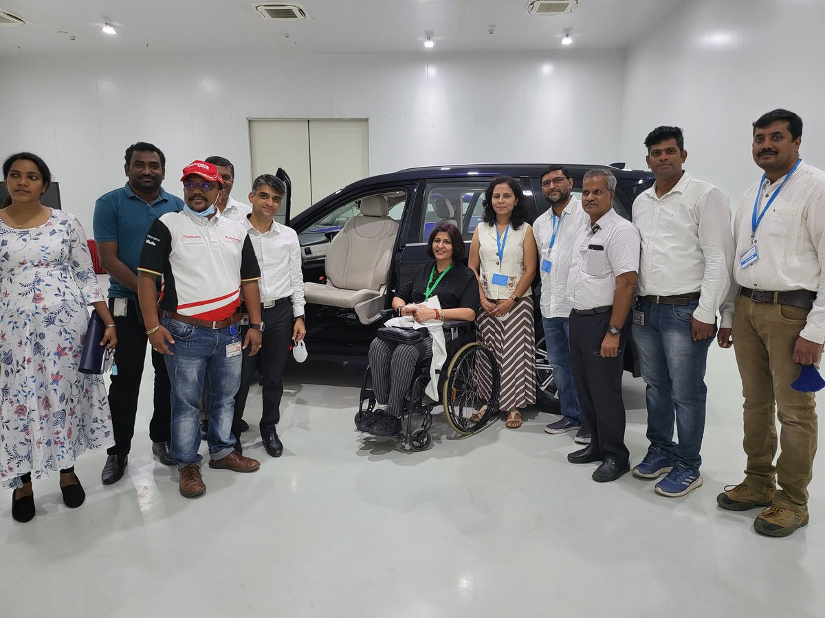 DeepaAthlete's tweet photo. Thank you @anandmahindra for understanding my @TwitterIndia post reaching out for inclusive assistance in vehicles. Just in few weeks here I am at MRV with your research team and happy to see the  ongoing work. You are  a man of your words. This is #indiaat75 @narendramodi https://t.co/fBIQJ24HTH
