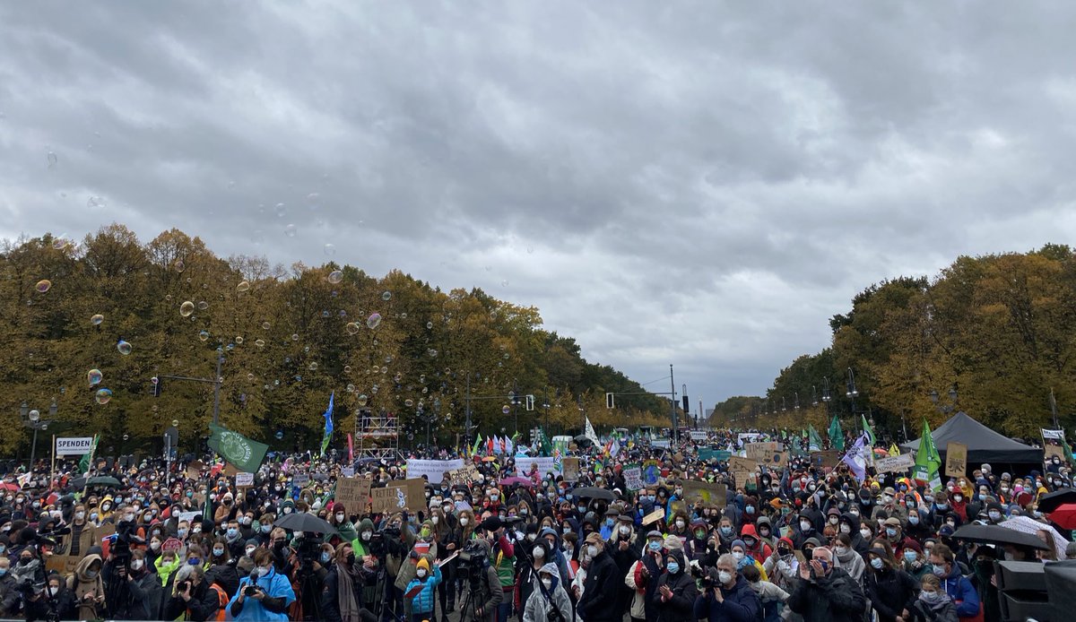 We are back!! It’s the 9th global climate strike, the people are rising and the pressure on our so-called leaders is growing. Everywhere! #UprootTheSystem