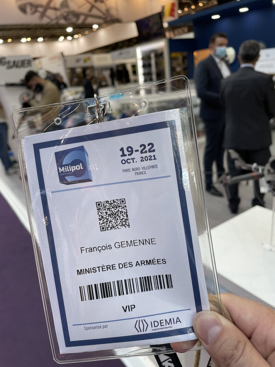 Gemenne's tweet photo. Ce matin j’étais invité à parler des migrations au salon MILIPOL, qui n’est pas uniquement un endroit où on peut venir s’amuser ‘pour rire’ avec des armes à feu. C’est aussi le terrain de jeu de l’industrie de la surveillance des frontières, et c’est édifiant. 1/.. https://t.co/wV58Q1HnLI