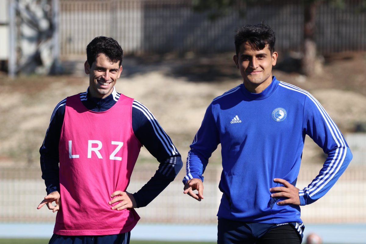 LasRozas_CF's tweet photo. PRIMER EQUIPO| #59. 😁 Última sesión de la semana antes del partido del domingo ✌️.

El EQUIPO de @CarlosRdiguez17 se ha ejercitado con el objetivo que tiene para cada domingo: COMPETIR. Y así, llegarán los resultados, como hasta ahora.

#CorazonAzul | 💙
#QueTodoVuelvaAEmpezar https://t.co/wvBNSUqiKu