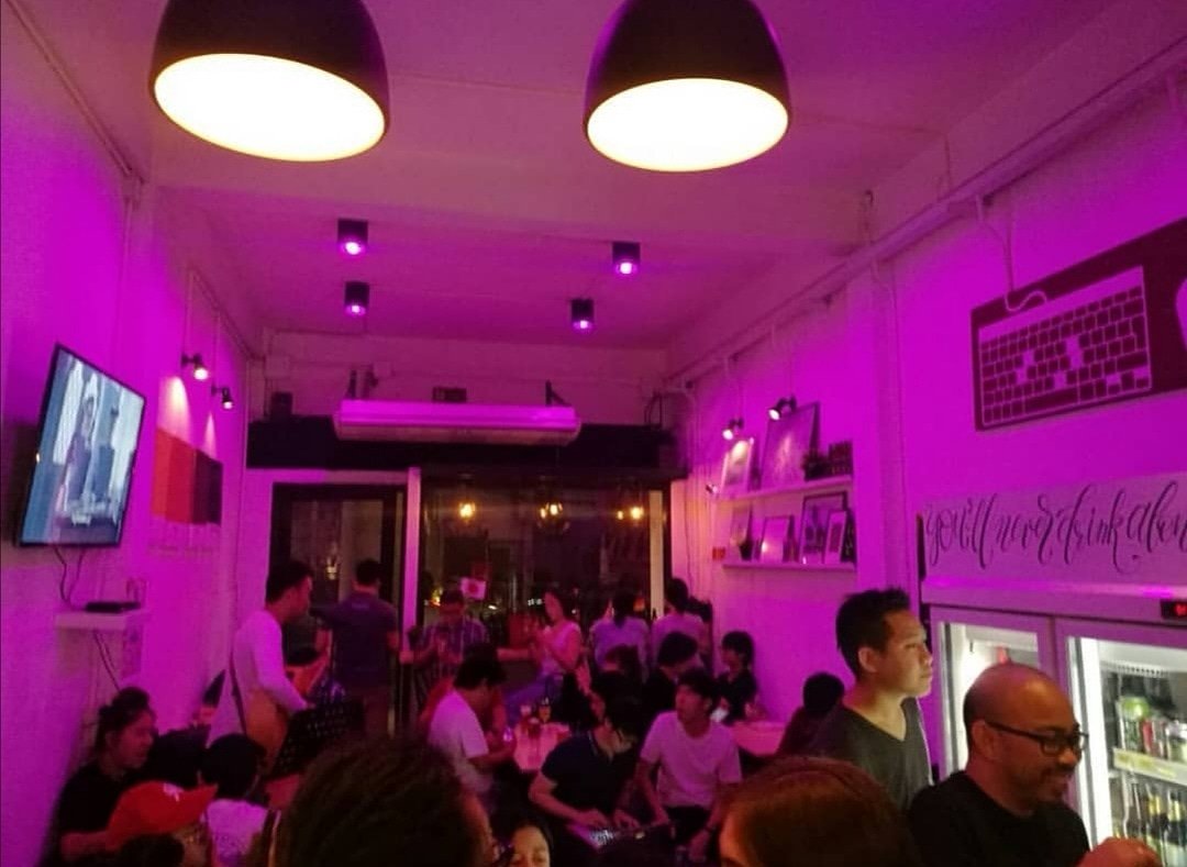 codecraftbkk's tweet photo. เบียร์ก็ขายกลับบ้าน NFT ก็ต้องขาย
ใครยังไม่มีโอกาสมาที่ร้าน ก็เทเบียร์ผ่าน NFT ได้นะฮะ 😂
อยากเปิดร้านแล้ววว ศุกร์สิ้นเดือนแบบนี้ มันต้องไฟลุกแบบในภาพแล้วมั้ยยยยย คิดถึงบรรยากาศเหลือเกินนน คิดถึงลูกค้า อยากเม้ามอย แง่
#PourMeBeerCollection #codecraftbkk #saveสาวบางโพ https://t.co/eyt1uLT4J2