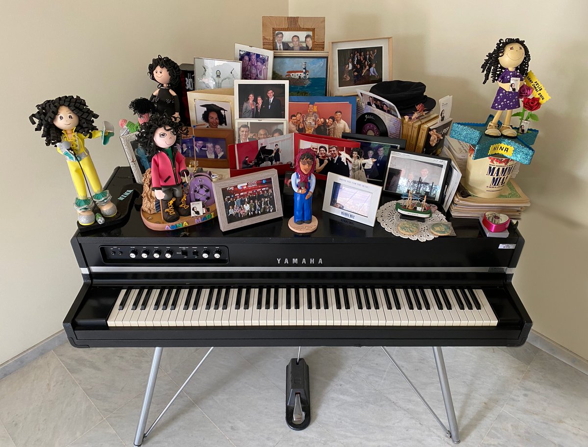 nina_academia's tweet photo. Tras las tres primeras ediciones de @OT_Oficial, la Academia se cerró y el Yamaha de la sala de ensayo aterrizó en casa… "Sabemos que te hará ilusión tenerlo y guardarlo" #20añosdeOT @Gestmusic 

👉 https://t.co/U5UVk44ldt https://t.co/xIgv8sD5gC