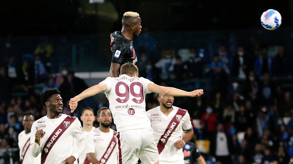 JoelSierra_'s tweet photo. 'Spiderman' 🕸️🇳🇬
https://t.co/vPLebgvDQq

El futbolista más condicionante de la Serie A en el equipo más en forma. Osimhen es un nueve que se mueve por los partidos como si fuesen una peli de superhéroes con él de protagonista. Felino e implacable. Y claro, al final siempre gana. https://t.co/sYQ0zFVYJt