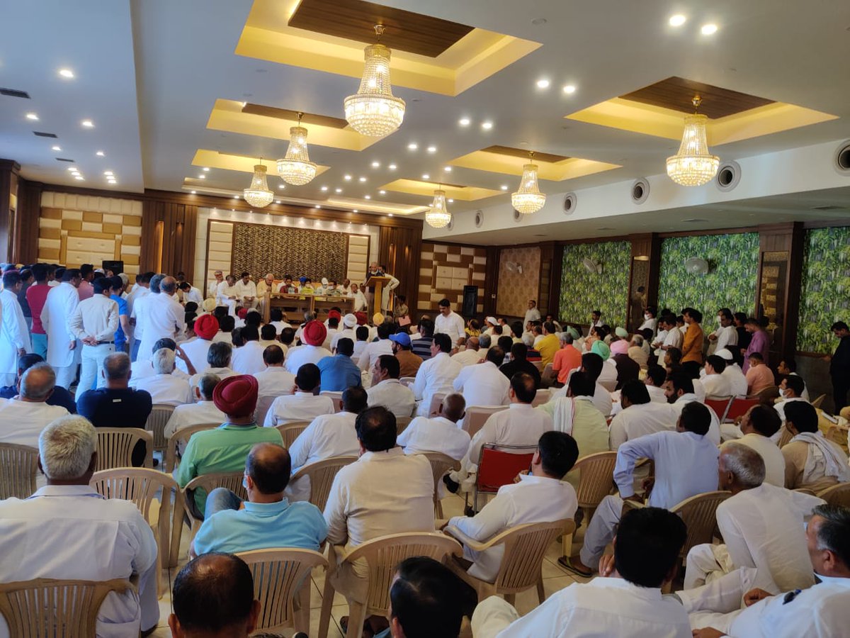 Kumari_Selja's tweet photo. ऐलनाबाद विधानसभा चुनाव में कांग्रेस प्रत्याशी श्री पवन बेनीवाल जी के समर्थन में ऐलनाबाद कार्यालय के जोन प्रभारियों और ग्राम प्रभारियों के साथ बैठक में हिस्सा लिया।

जय कां��्रेस, विजय कांग्रेस https://t.co/eW38uZpaKi