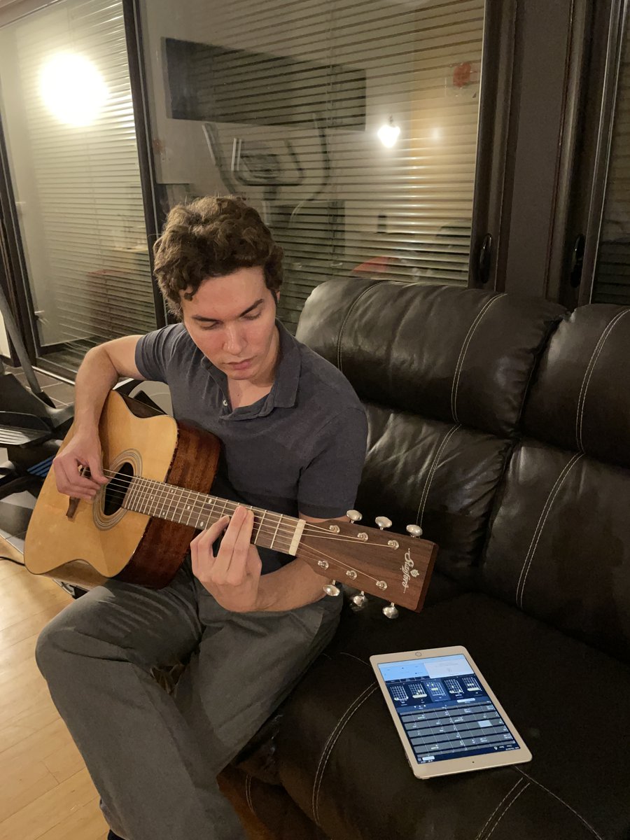 chordaiapp's tweet photo. Practicing with the Chord ai app 🎸 The most advanced chord and beat tracker on the Apple Store and Play Store📱 #chordai #ai #music #app #chords https://t.co/o0yIuG72M7 https://t.co/oxkus890Df