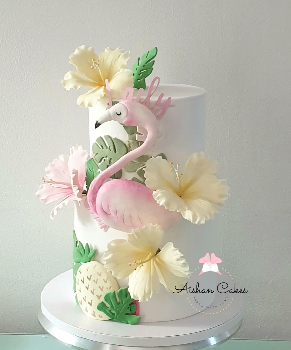 AishanCakes's tweet photo. #birthdaycake #edibleflowers #ediblefigures #flamingocake #flamingo 🦩 https://t.co/s000PiEhpt