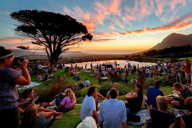 SleepingOUT_SA's tweet image. The 20 Best Markets in Cape Town by @theinsideguide
#traveltuesday
#capetownmarkets
#insideguide
bit.ly/3C5oizx