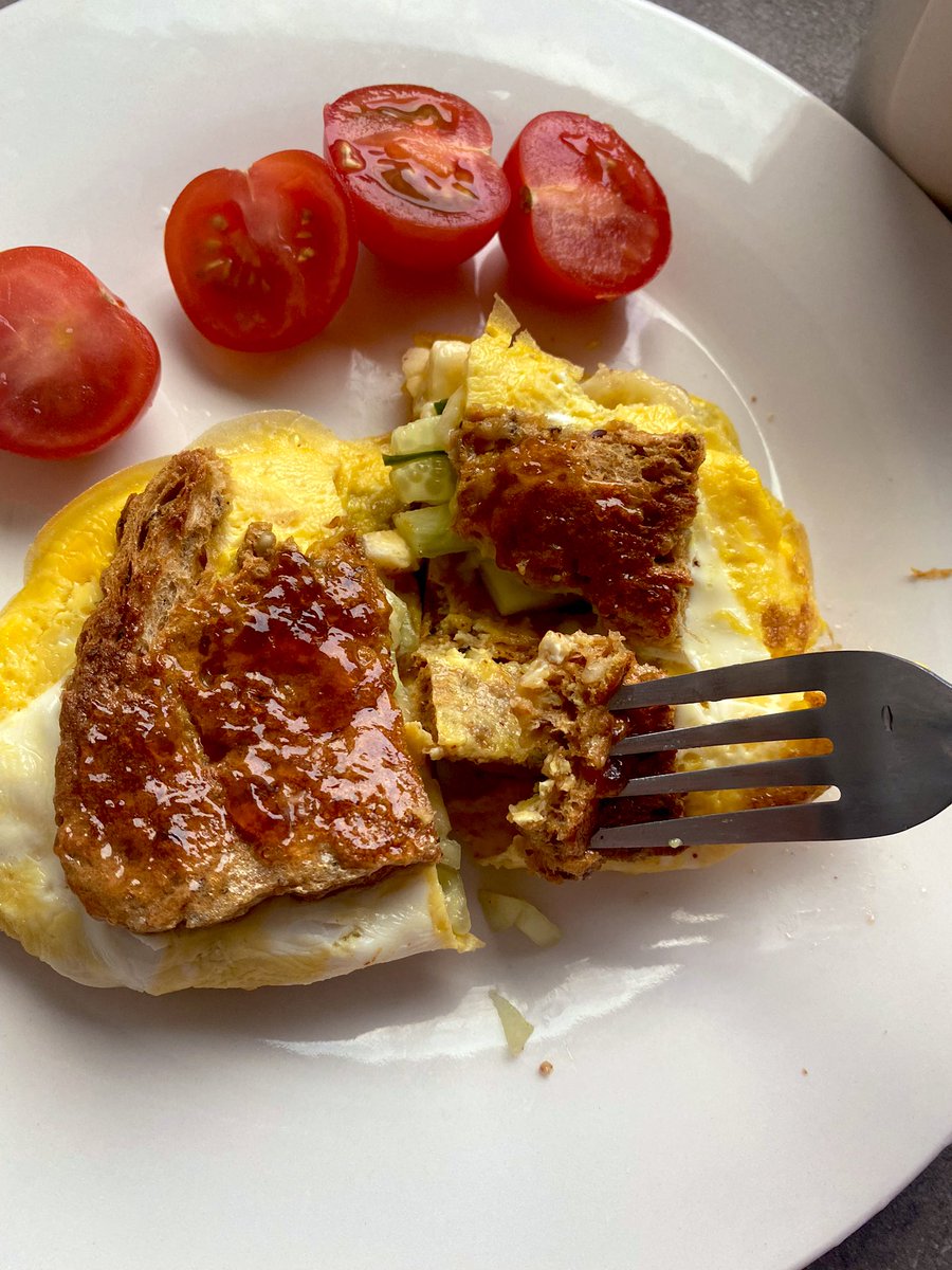 luckyzoeee's tweet photo. A breakfast full of protein and vitamins ✌️✌️a new combination of food~ https://t.co/kzDhUUZMr7
