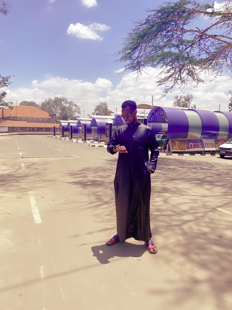 SiyadOska's tweet photo. Safety starts with us.
Had my second Corona vaccine shot.

Jumaa Mubarak watu wangu.
#Mungumbele
#CBD1 2022 https://t.co/ghVyhKsn1K